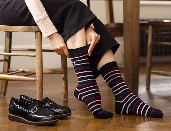 Ladies Ultra Lite Socks - Black – Heat Holders