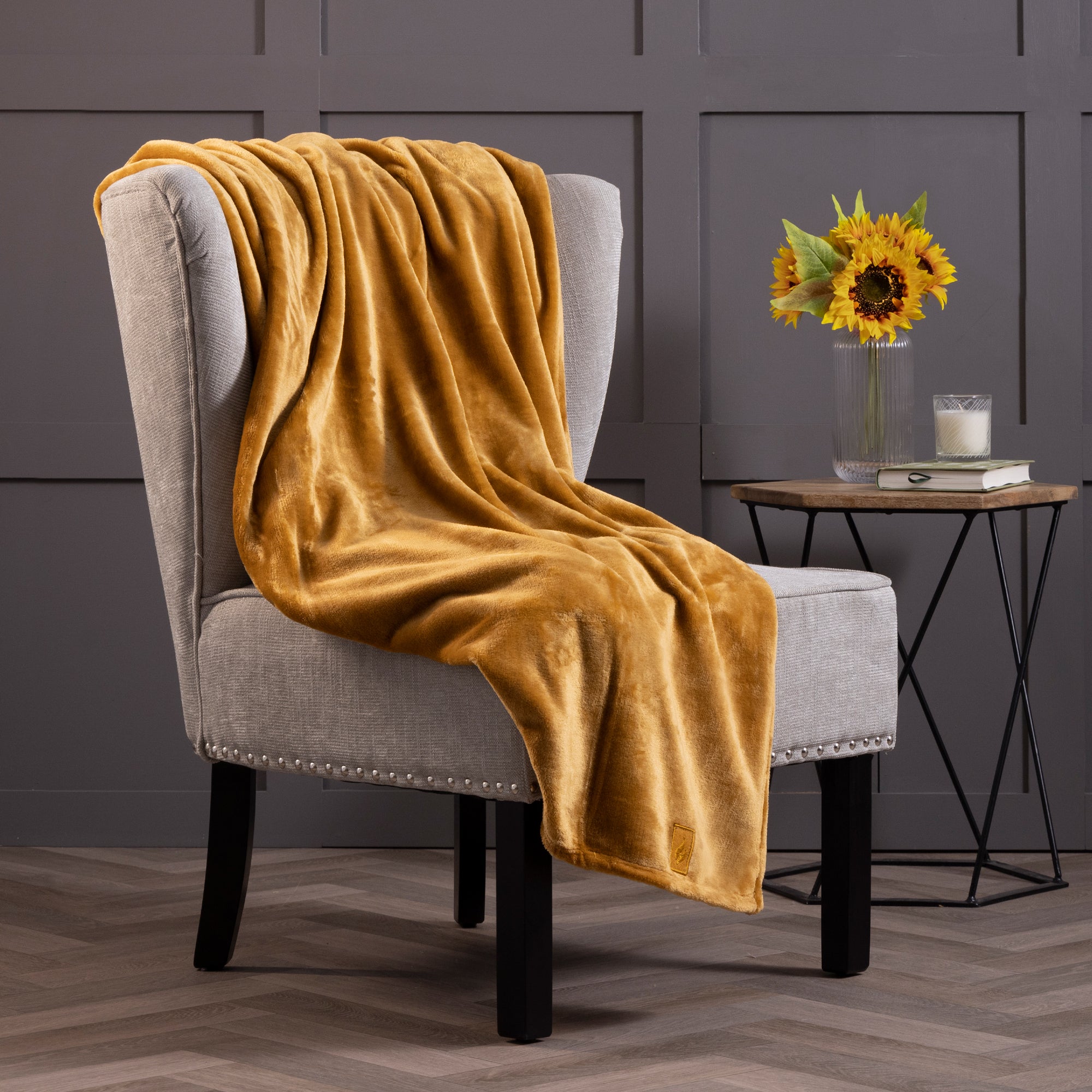 Luxury outlet Throw Blanket